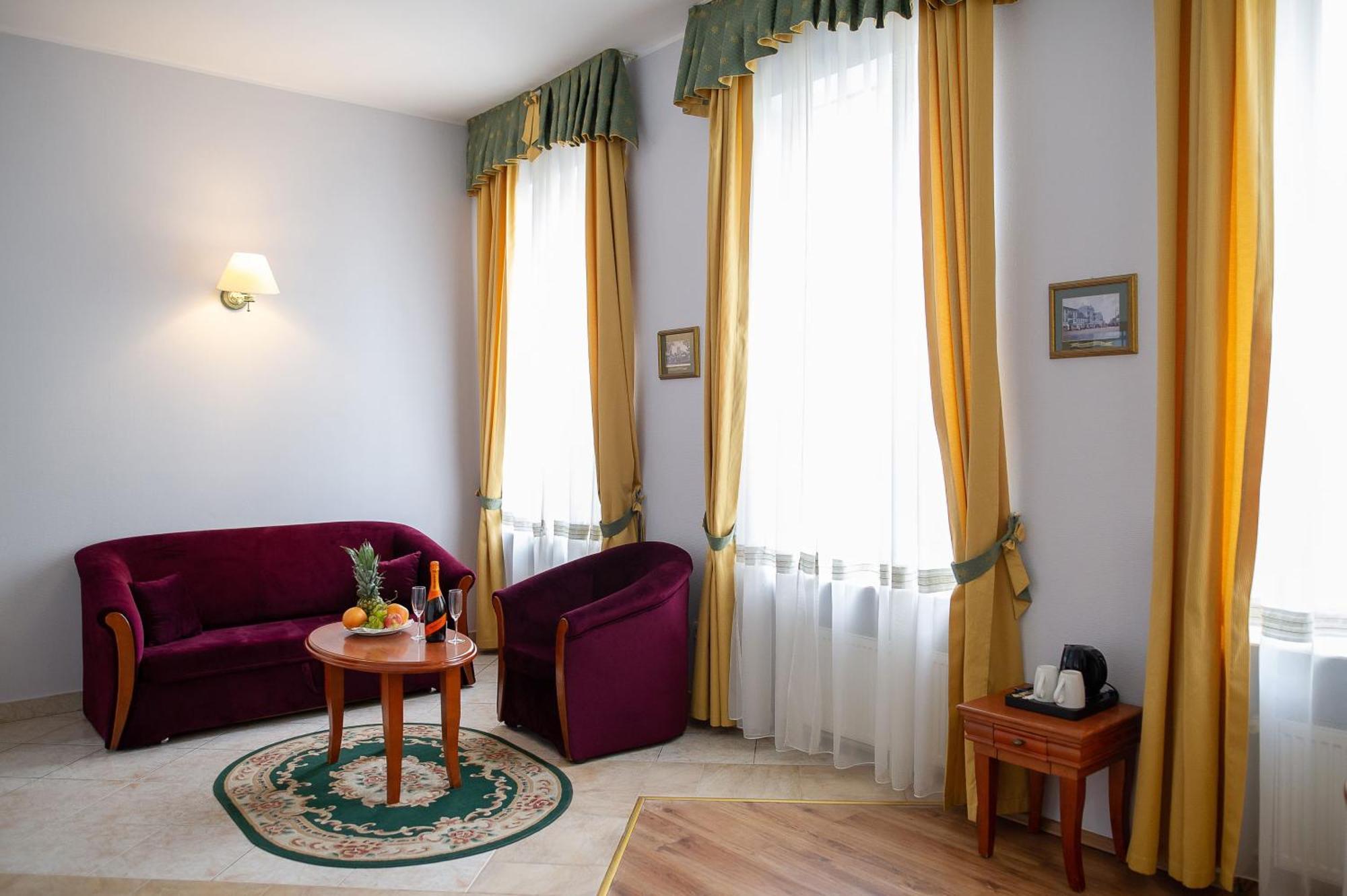 Pietrak Hotel Gniezno Esterno foto