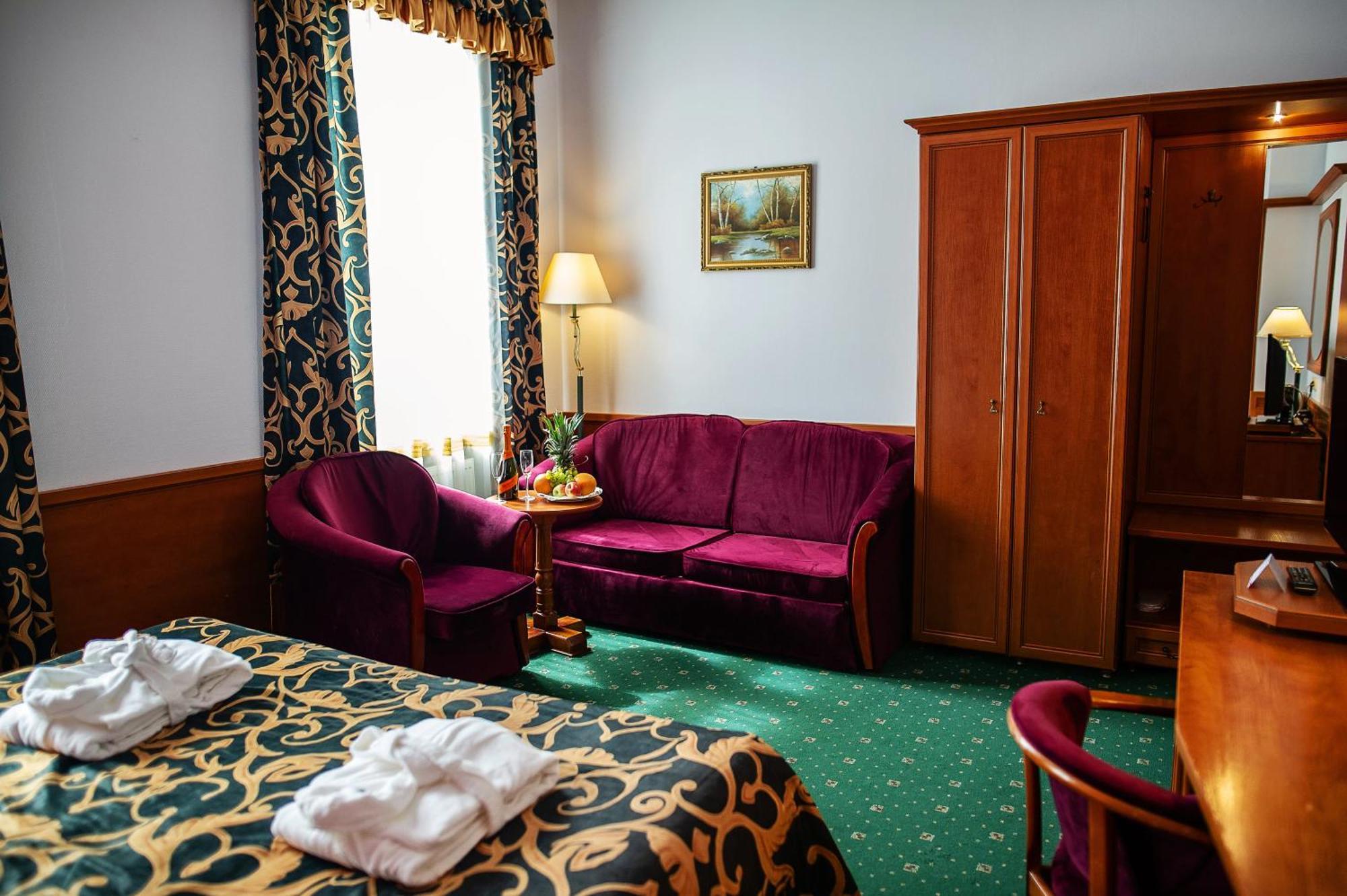 Pietrak Hotel Gniezno Esterno foto