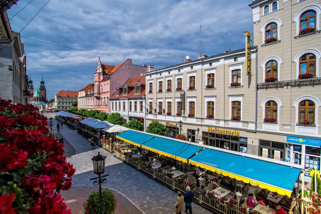 Pietrak Hotel Gniezno Esterno foto