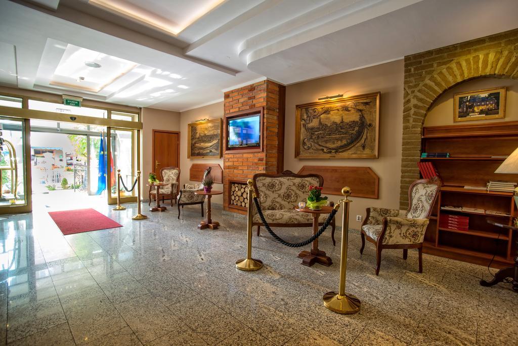 Pietrak Hotel Gniezno Esterno foto