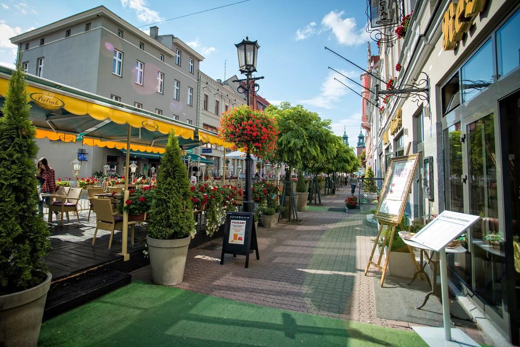 Pietrak Hotel Gniezno Esterno foto